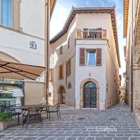 L'Angolo Di Zia Anna Montefalco Exteriör bild