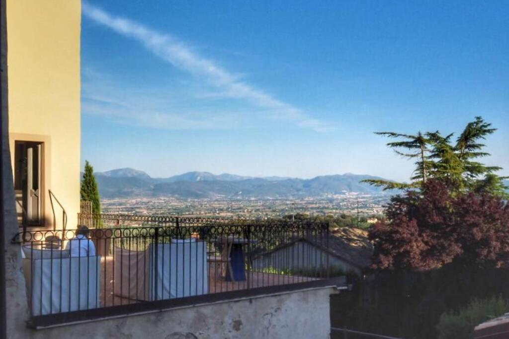 L'Angolo Di Zia Anna Montefalco Exteriör bild